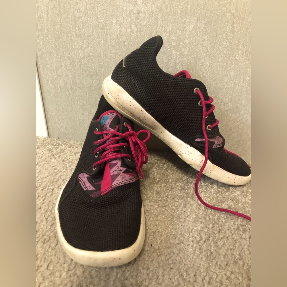 Air Jordan’s (fit like 8-8.5)